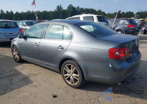 2006 Volkswagen Jetta 2.5 z USA, uszkodzony, nr VIN 3VWRF71KX6M675338